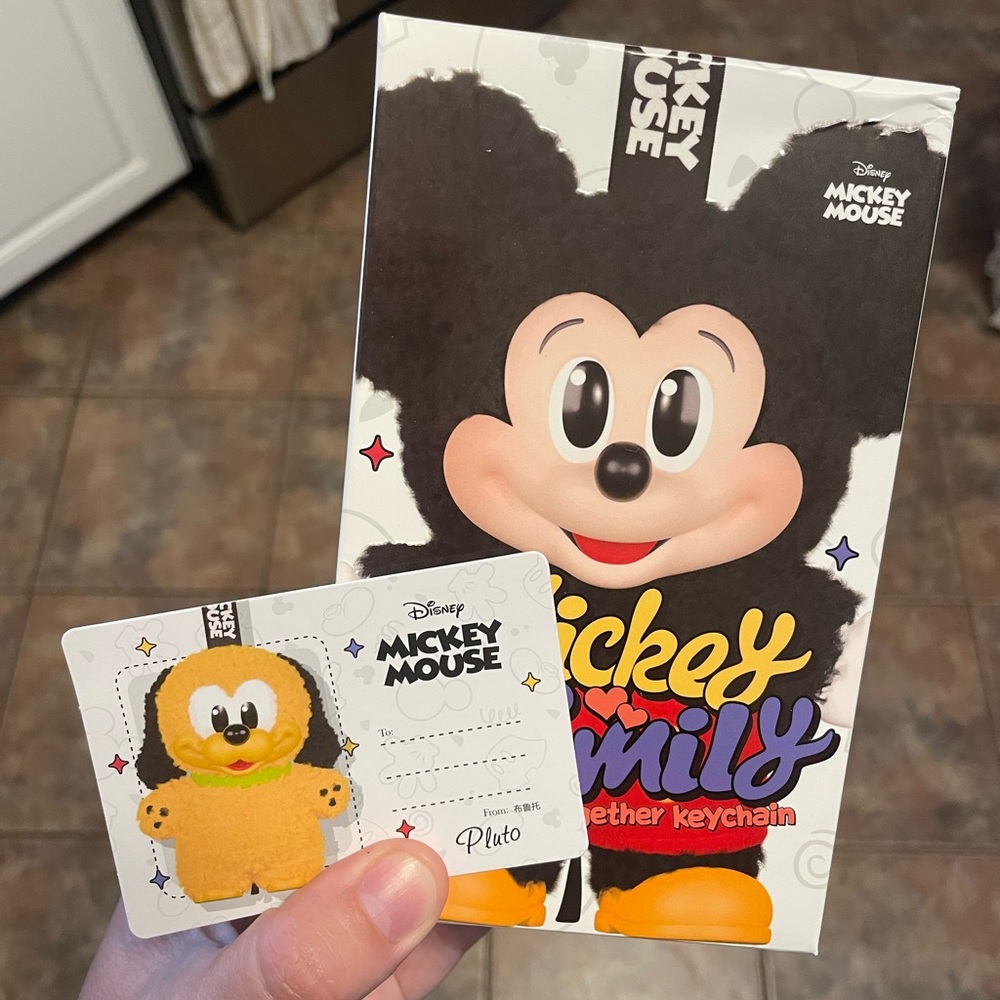 Disney Family Pop Mart - Pluto